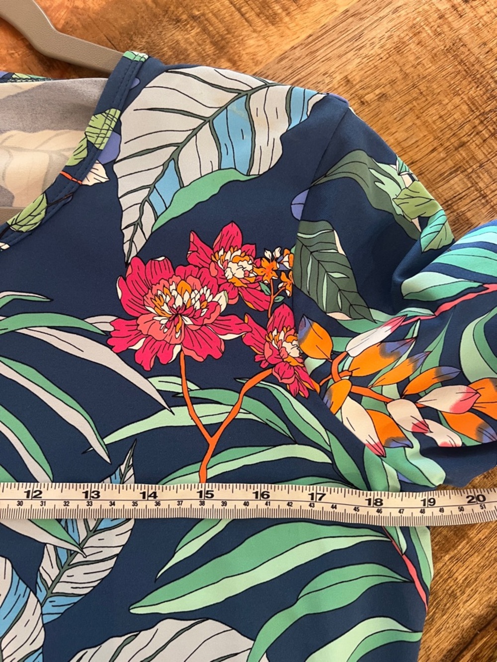 J.McLaughlin Catalina Cloth Tropical Print Top Size L Blue 3/4 Sleeve - Picture 3 of 5